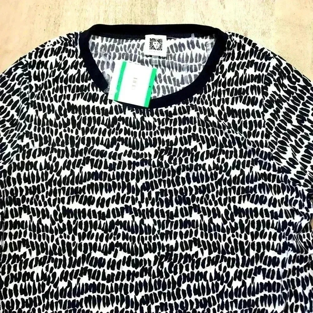 NWT Anne Klein short sleeved size Large
